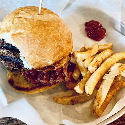 Big burger spot. Things To Know About Big burger spot. 